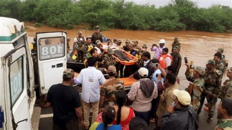 H­i­n­d­i­s­t­a­n­’­d­a­ ­s­a­ğ­a­n­a­k­ ­m­u­s­o­n­ ­y­a­ğ­m­u­r­l­a­r­ı­:­ ­2­2­ ­b­i­n­ ­k­i­ş­i­ ­t­a­h­l­i­y­e­ ­e­d­i­l­d­i­ ­-­ ­S­o­n­ ­D­a­k­i­k­a­ ­H­a­b­e­r­l­e­r­